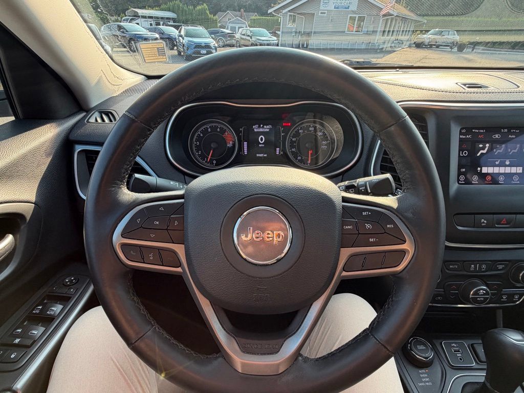 Used 2019 Jeep Cherokee Latitude Plus w/ Comfort/Convenience Group AWD/4WD image 13