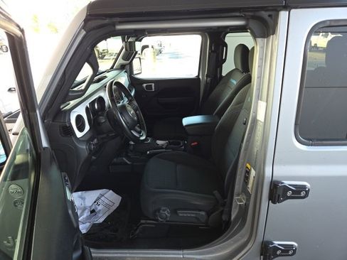 Used 2021 Jeep Wrangler Unlimited Islander w/ Uconnect 4C Nav & Sound Group image 17