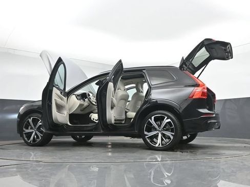 Used 2023 Volvo XC60 B6 Ultimate w/ Climate Package AWD/4WD image 54