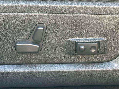 Used 2025 RAM 2500 Limited AWD/4WD image 16