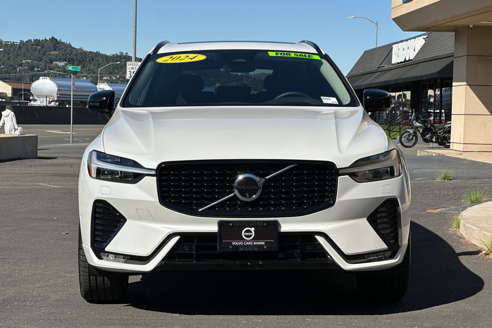 Certified 2024 Volvo XC60 B5 Ultimate w/ Protection Package Premier AWD/4WD image 11