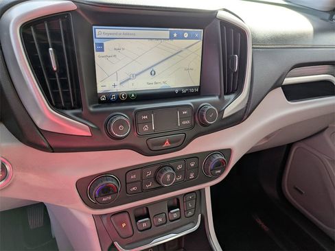 Used 2019 GMC Terrain SLT w/ Preferred Package image 2