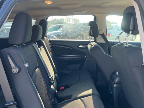 Used 2018 Dodge Journey SE image 21