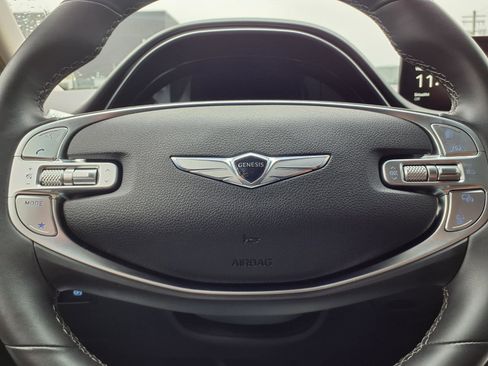 Used 2025 Genesis GV70 2.5T image 16