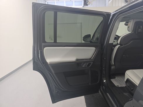 Used 2024 Rivian R1S Adventure AWD/4WD image 17