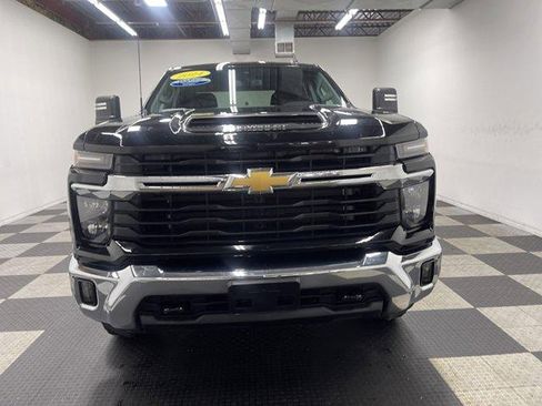Used 2024 Chevrolet Silverado 2500 LT w/ Convenience Package AWD/4WD image 6