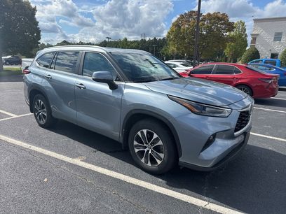 Used 2023 Toyota Highlander XLE