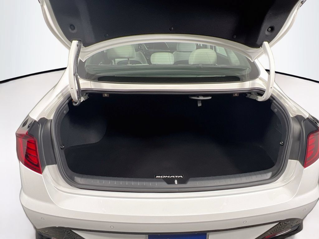 Certified 2022 Hyundai Sonata Limited w/ Cargo Package FWD image 27