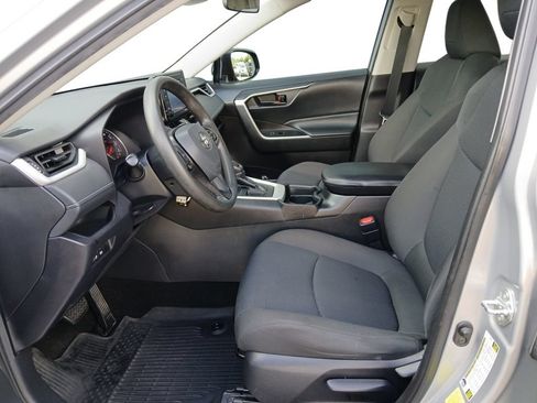 Used 2021 Toyota RAV4 LE FWD image 19