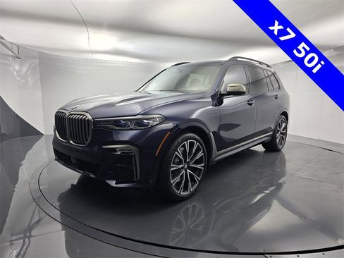 Used 2022 BMW X7 M50i w/ Dynamic Handling Package image 7
