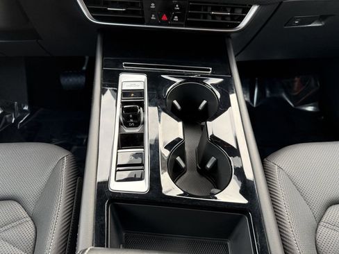 Used 2025 Volkswagen Atlas Cross Sport SE image 20