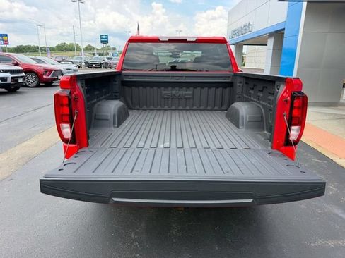 Used 2025 GMC Sierra 1500 SLE AWD/4WD image 7