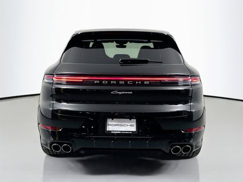 Certified 2025 Porsche Cayenne image 6
