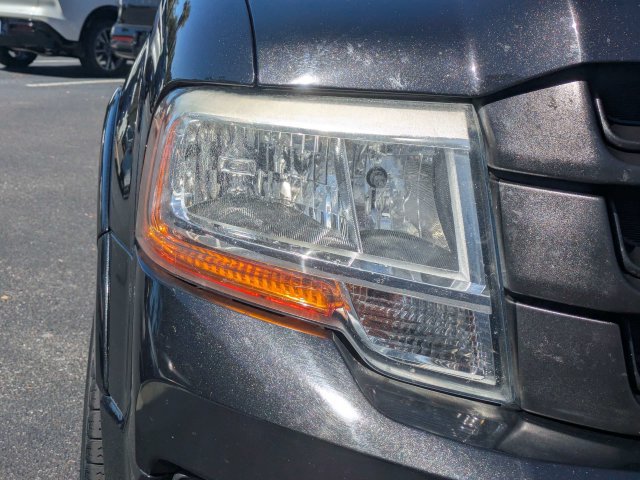 Used 2015 Ford Expedition XLT w/ Equipment Group 202A AWD/4WD image 9