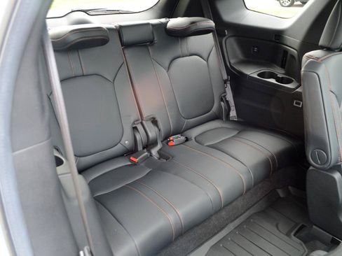 Used 2025 Honda Pilot TrailSport image 18