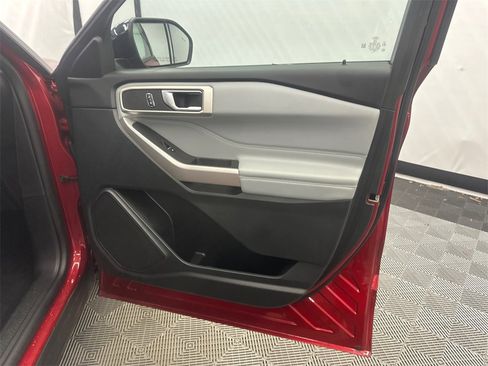 Used 2023 Ford Explorer XLT w/ Equipment Group 202A image 15