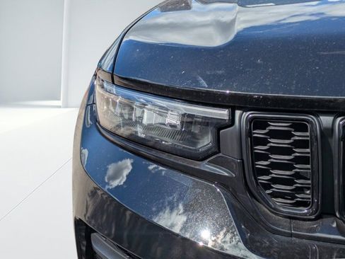 New 2025 Jeep Grand Cherokee Altitude image 8