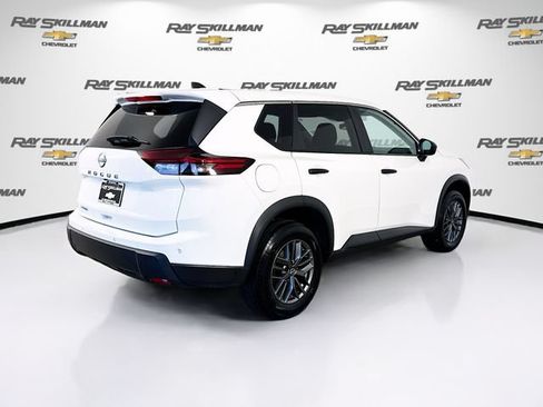 Used 2024 Nissan Rogue S FWD image 7