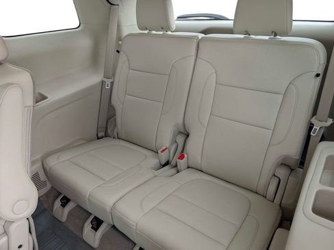 Used 2022 GMC Acadia Denali w/ Denali Technology Package FWD image 14