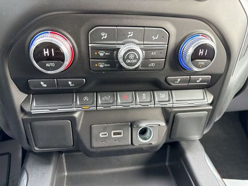 Used 2022 GMC Sierra 1500 Elevation w/ LPO, Elevation Black Package image 19