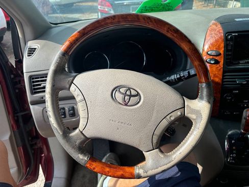 Used 2006 Toyota Sienna XLE Limited w/ XLE Limited Pkg 2 AWD/4WD image 15