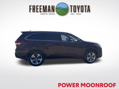 Used 2019 Toyota Highlander Limited AWD/4WD image 4