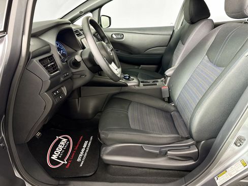Used 2023 Nissan Leaf S image 16