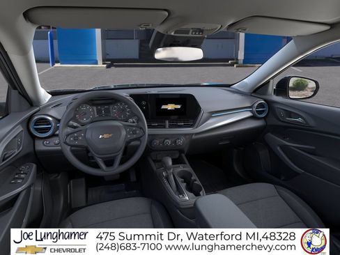 New 2026 Chevrolet Trax LS w/ LS Convenience Package FWD image 15