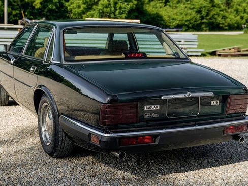 Used 1988 Jaguar XJ6 RWD image 4