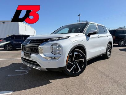 Used 2024 Mitsubishi Outlander SE Black Edition