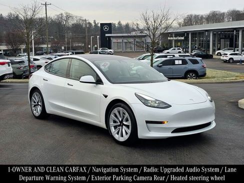 Used 2021 Tesla Model 3 Standard Range Plus image 1
