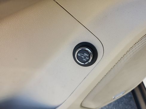 Used 2019 GMC Acadia Denali image 24