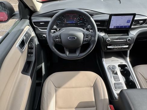 Used 2020 Ford Explorer XLT w/ Equipment Group 202A image 12