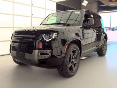 Used 2023 Land Rover Defender 110 X-Dynamic SE AWD/4WD image 5