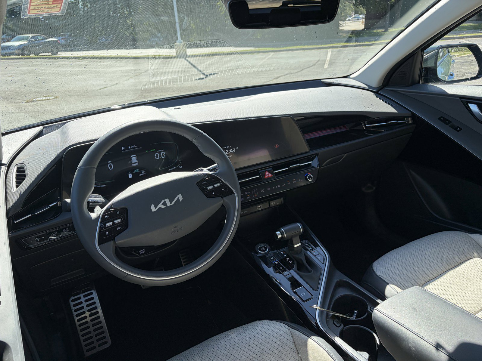Used 2023 Kia Niro SX Touring FWD image 10