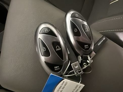 Used 2025 Hyundai Elantra Sport FWD image 20