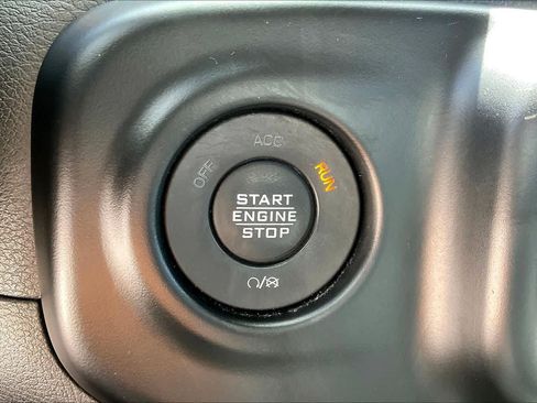 Used 2022 Jeep Wrangler Unlimited Sahara w/ LED Lighting Group AWD/4WD image 30