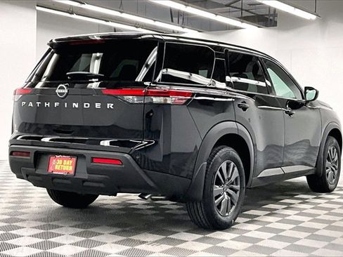 New 2025 Nissan Pathfinder S image 17