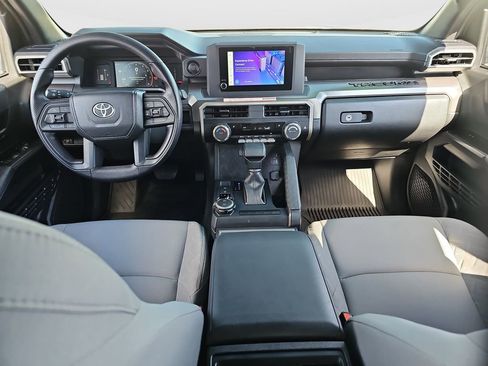 Certified 2025 Toyota Tacoma SR5 AWD/4WD image 18