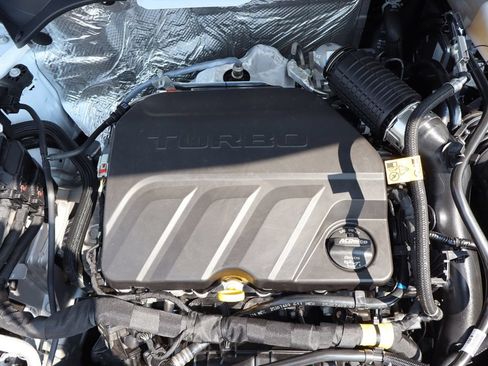 New 2026 Chevrolet Trax LT w/ LT Convenience Package FWD image 28