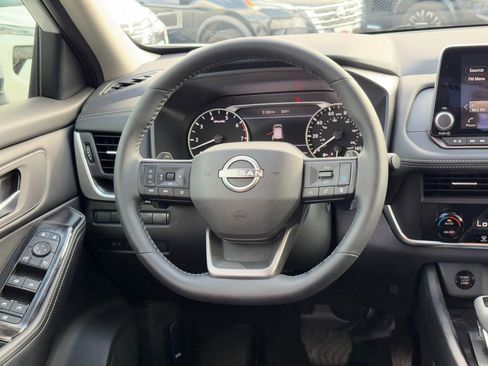 Used 2026 Nissan Rogue SV FWD image 23