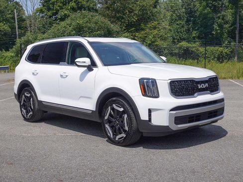 Used 2025 Kia Telluride EX FWD image 2