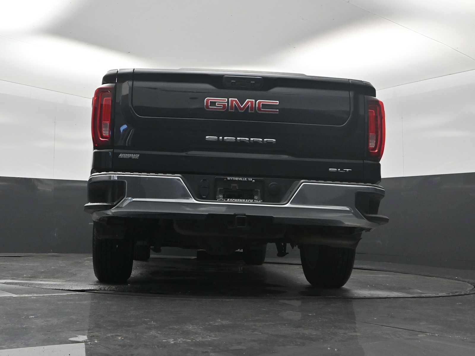 Used 2025 GMC Sierra 1500 SLT AWD/4WD image 24
