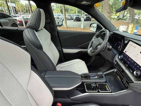 Used 2026 Lexus TX 350 AWD w/ Technology Package image 46