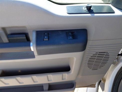 Used 2010 Ford F250 XLT image 11