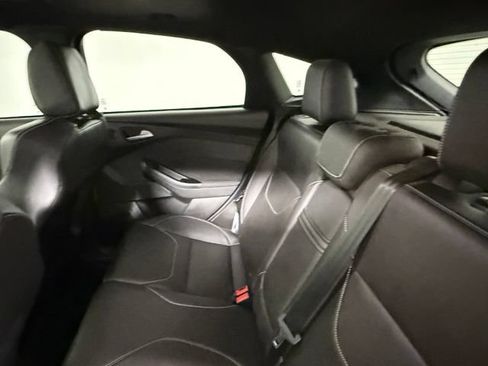 Used 2016 Ford Focus ST w/ Equipment Group 402A FWD image 40