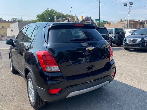 Used 2021 Chevrolet Trax LS FWD image 10