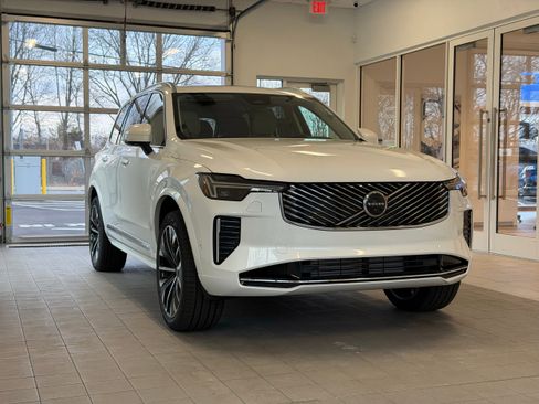 New 2026 Volvo XC90 T8 Ultra w/ Protection Package Premier image 5