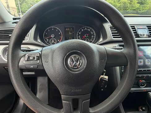 Used 2014 Volkswagen Passat 2.5 S FWD image 15