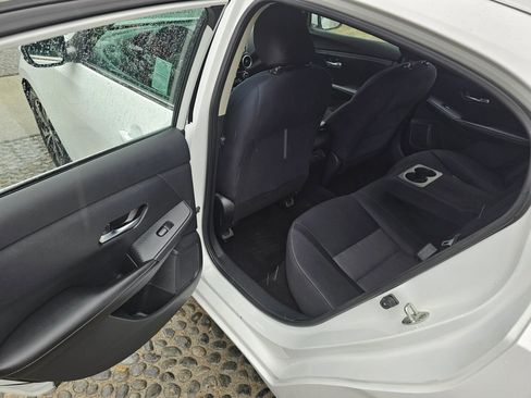 Used 2021 Nissan Sentra SV image 16